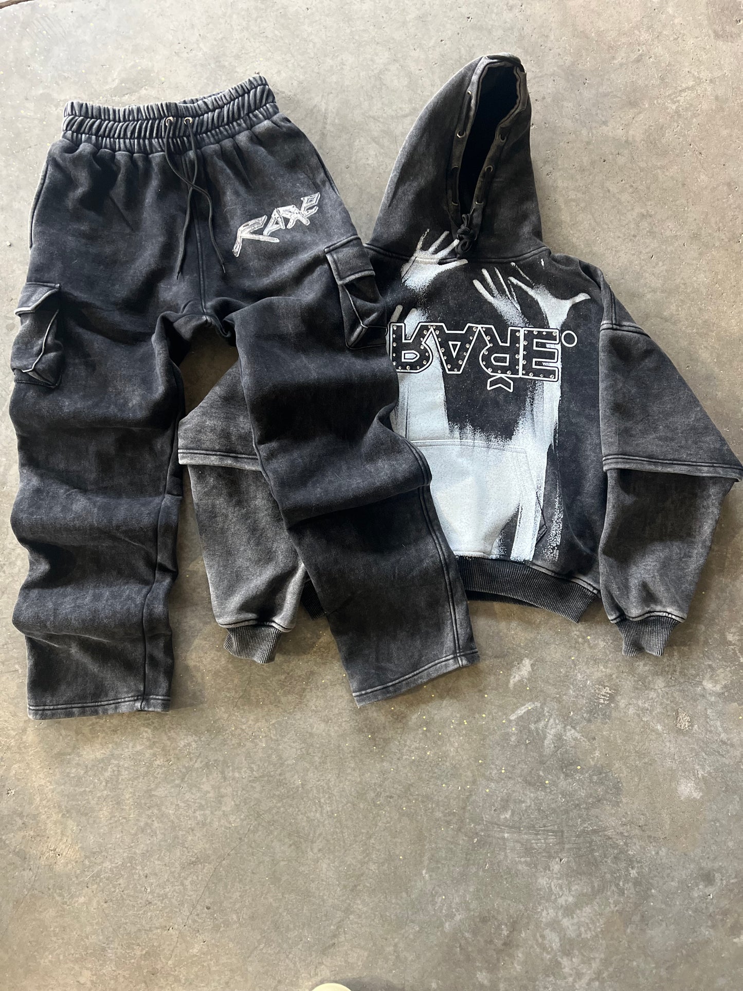 “Hands Off” Double Layer Set